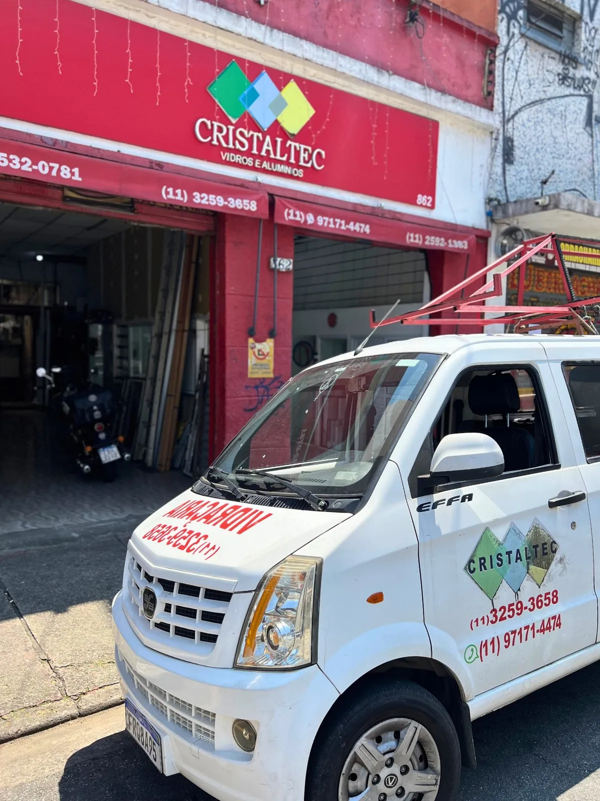 Fachada da loja CRISTALTEC